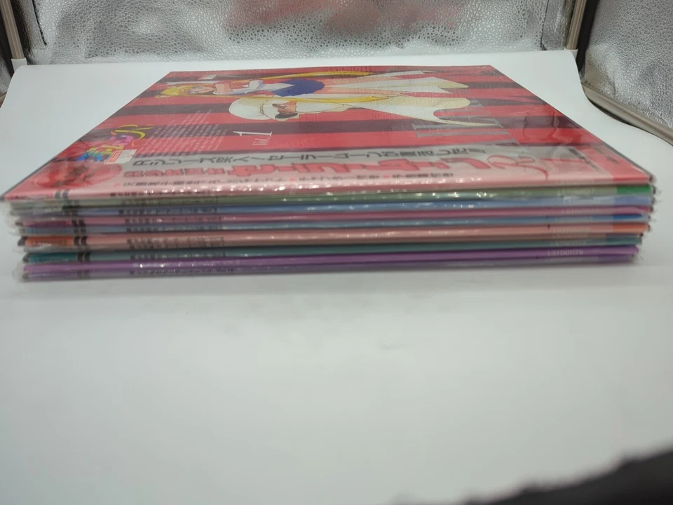 Pretty Soldier Sailor Moon R Vol 1-10 Laserdisc Japanese Anime Import - Image 2 of 2