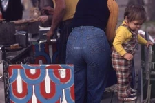 WOMAN IN BLUE JEANS WITH CHALK? LINE ON BUTT 1977 35mm PHOTO SLIDE