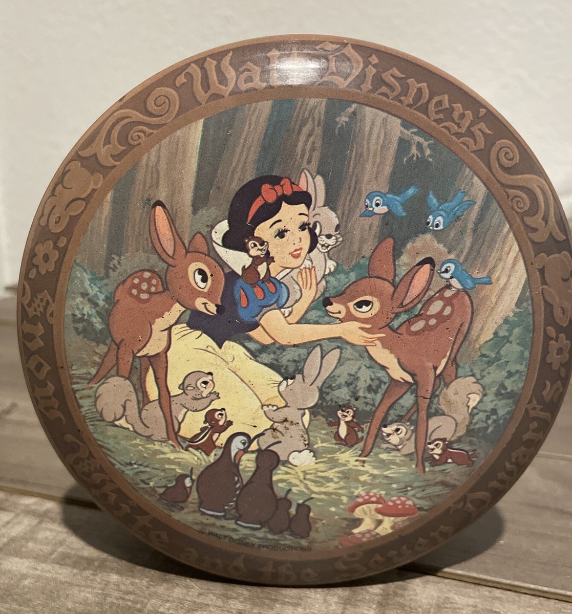 Vintage Walt Disney Snow White and the Seven Dwarfs Candy Tin