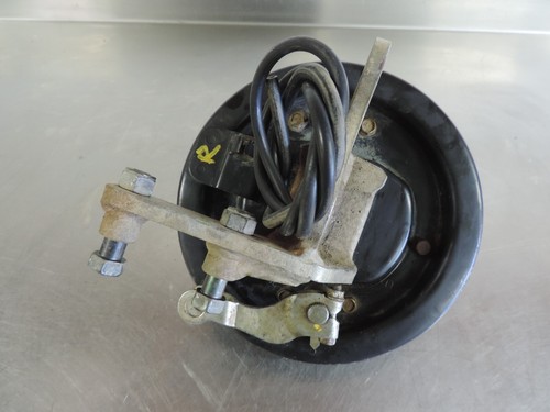 1999 Yamaha Bear Tracker 250 Right Front Brake Panel Shoes Knuckle Spindle Plate