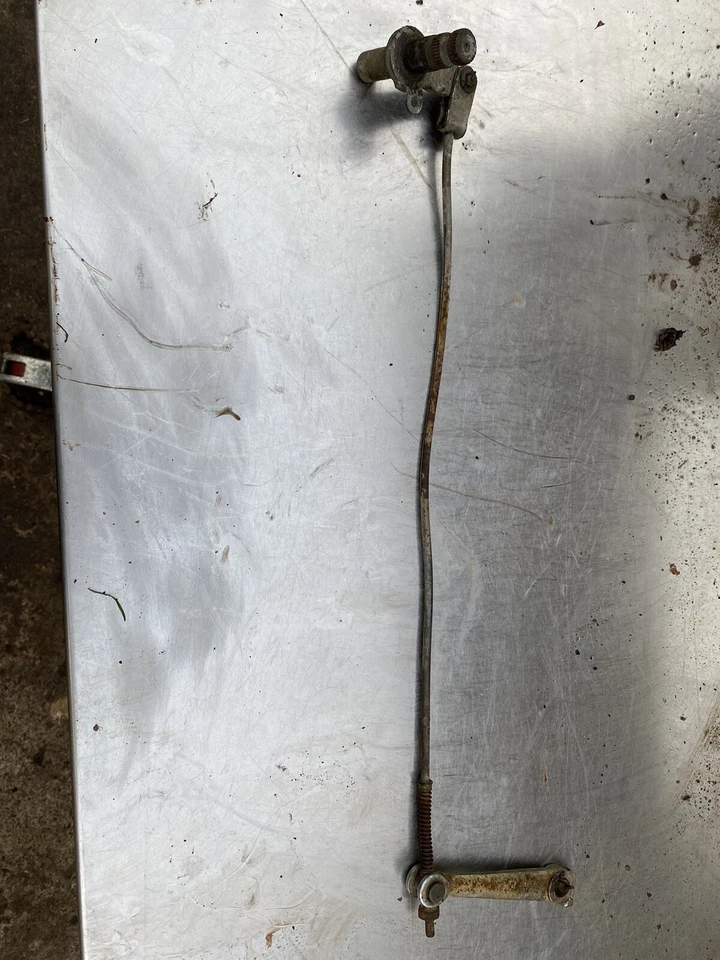 Husillo freno trasero Yamaha dt360 74 Foto 3 de 3