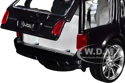 Jada 8月末まで LINCOLN NAVIGATOR Jada様専用 8月末まで LINCOLN NAVIGATOR 300C - メルカリ