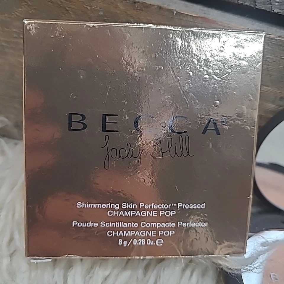 Becca Shimmering Skin Perfector Pressed Highlighter - Champagne Pop, 8 g - Image 2 of 4