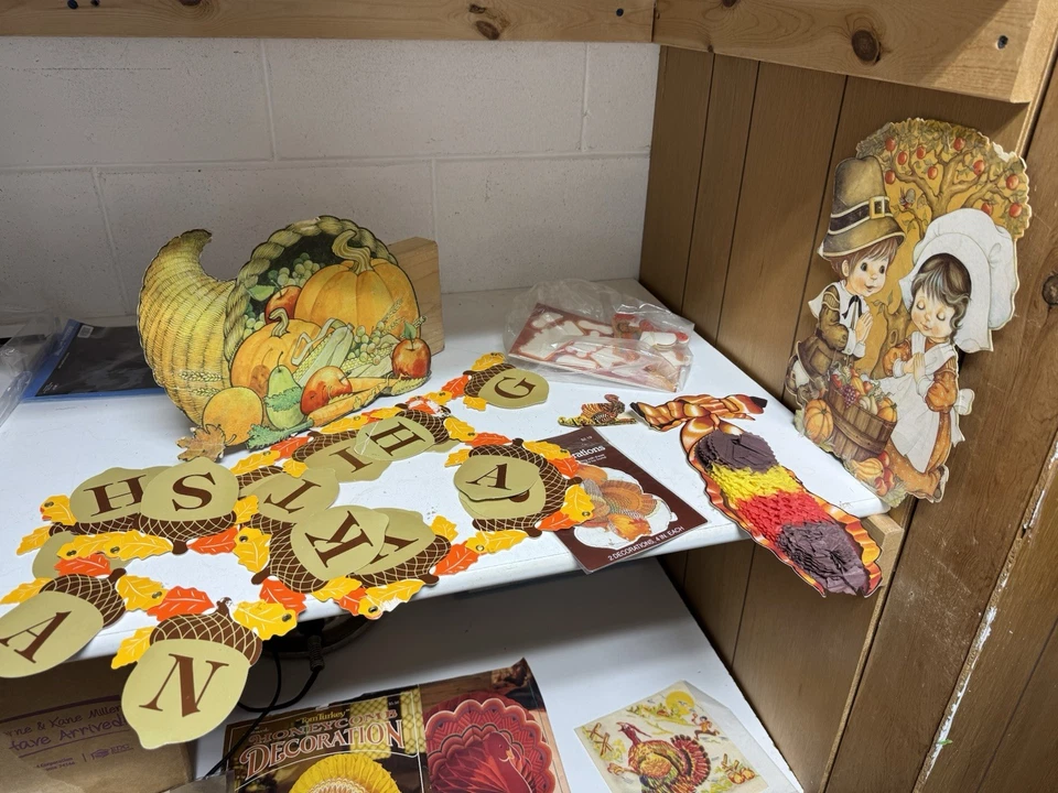 VTG Mixed Lot 8 Pieces Thanksgiving Decor Wall Hanger Accordion Paper Turkeys - Image 4 of 4