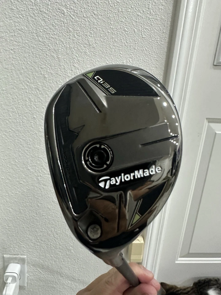 Mano izquierda TaylorMade Qi35 Rescue 22* 4H híbrido Reg Fuji Ventus azul 6S usado Foto 2 de 4