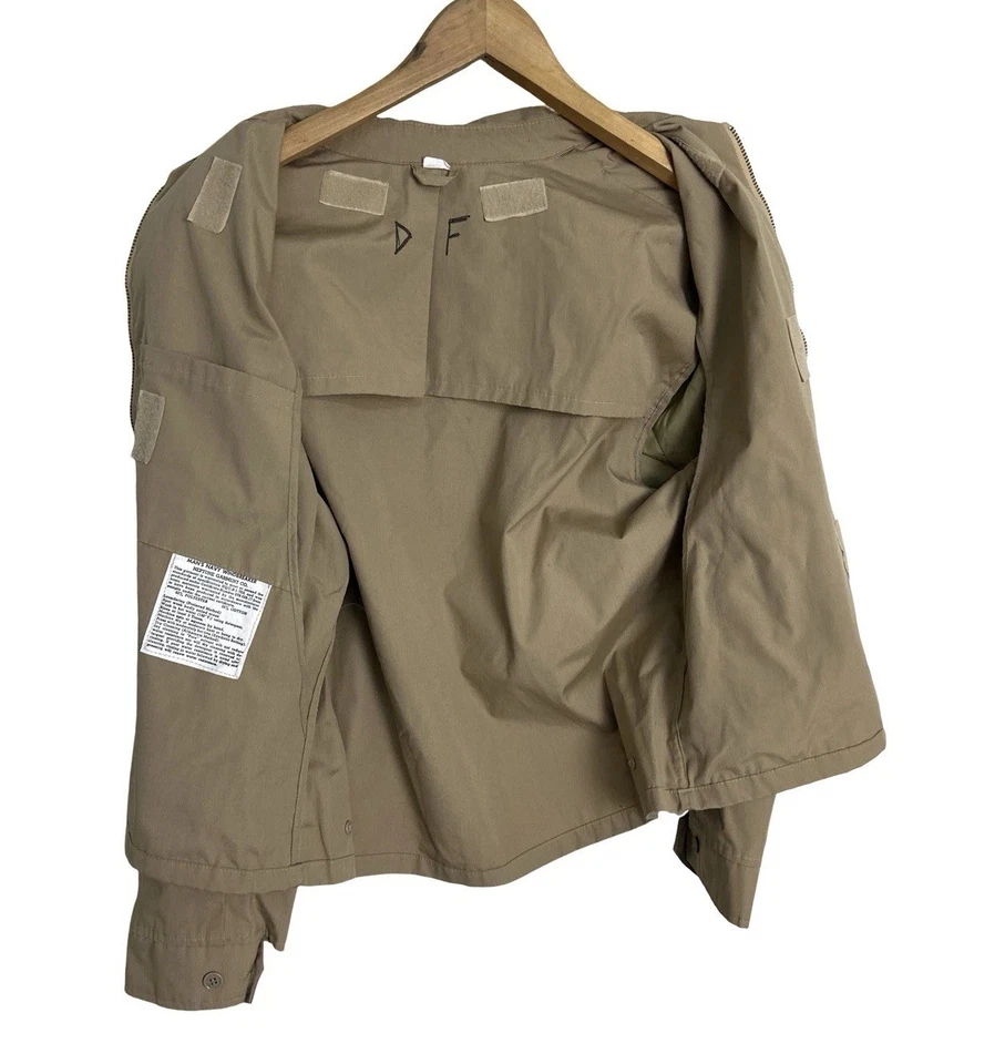 Chaqueta cortavientos Neptuno uniforme tostado para hombre de la Marina de los Estados Unidos de colección de los 80’s talla 42 R Foto 3 de 4