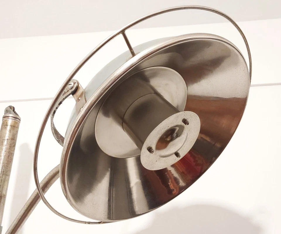 ANTIQUE INDUSTRIAL FLOOR LAMP 120 LBS BIGGEST MEDICAL RARE 92´´ PULLEY & WHEELS - Image 3 of 4