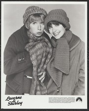 PENNY MARSHALL CINDY WILLIAMS in Laverne And Shirley '94 WOOLLY HATS