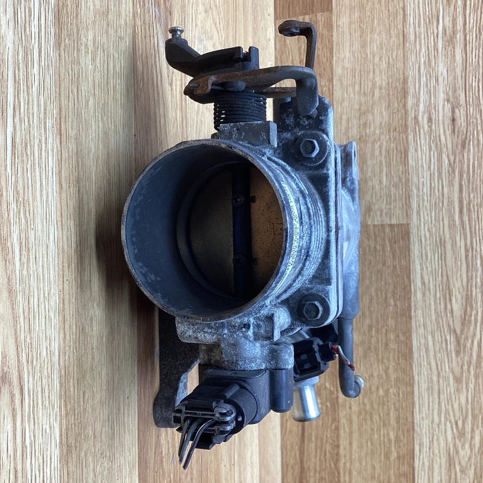 Mercury Grand Marquis 1998 4,6 L carrocería del acelerador y configuración de codo OEM usado envío rápido Foto 4 de 4