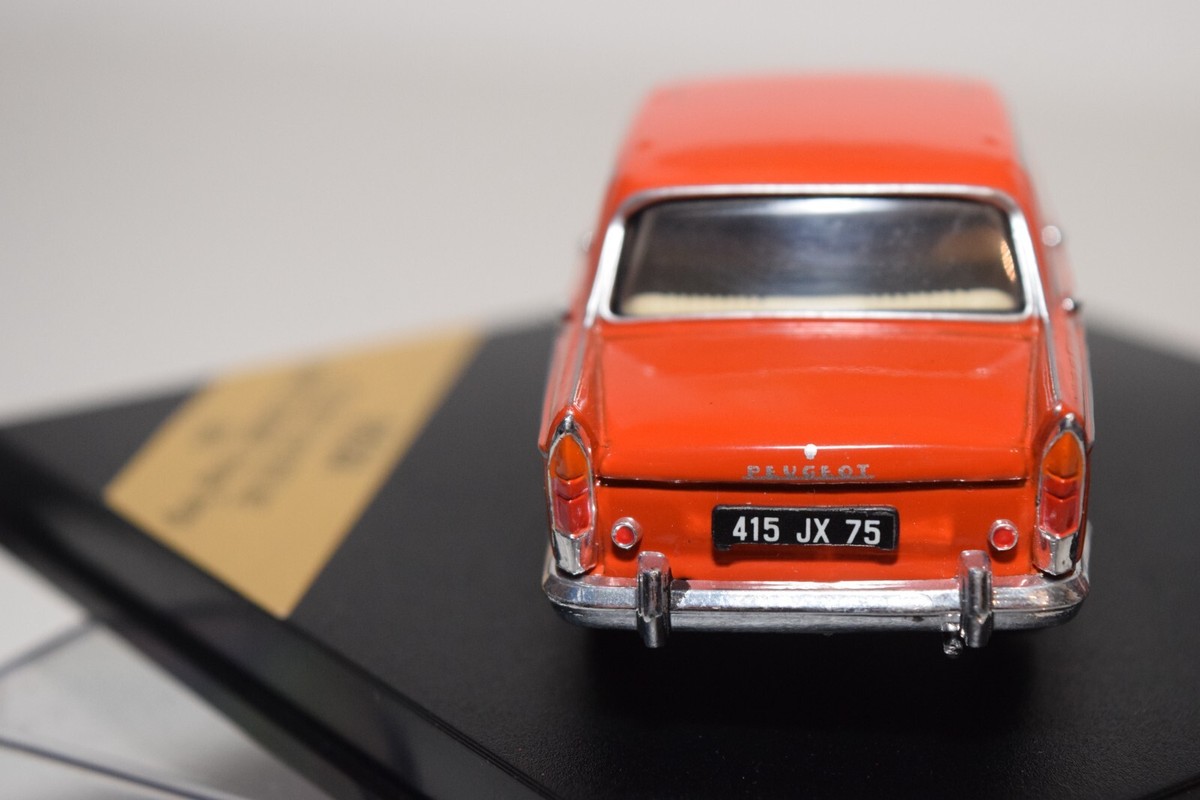 ミニカー FLYERS TAUNUS12M,ROAD MASTER PEUGEOT 404 ixo 1:43 Peugeot 404 1968 Diecast Car Model Metal Toy