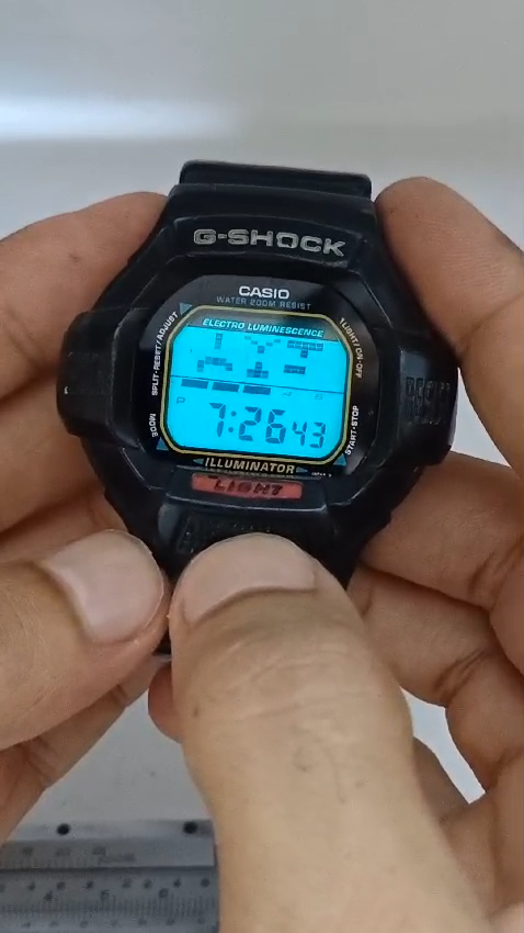 RARE VINTAGE CASIO G-SHOCK 1433 DW-8050 ILLUMINATOR WATCH