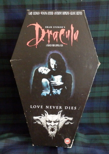 Bram Stoker's Dracula Special Limited Edition Coffin Box Book & Badge  NO VIDEO - Picture 1 of 3