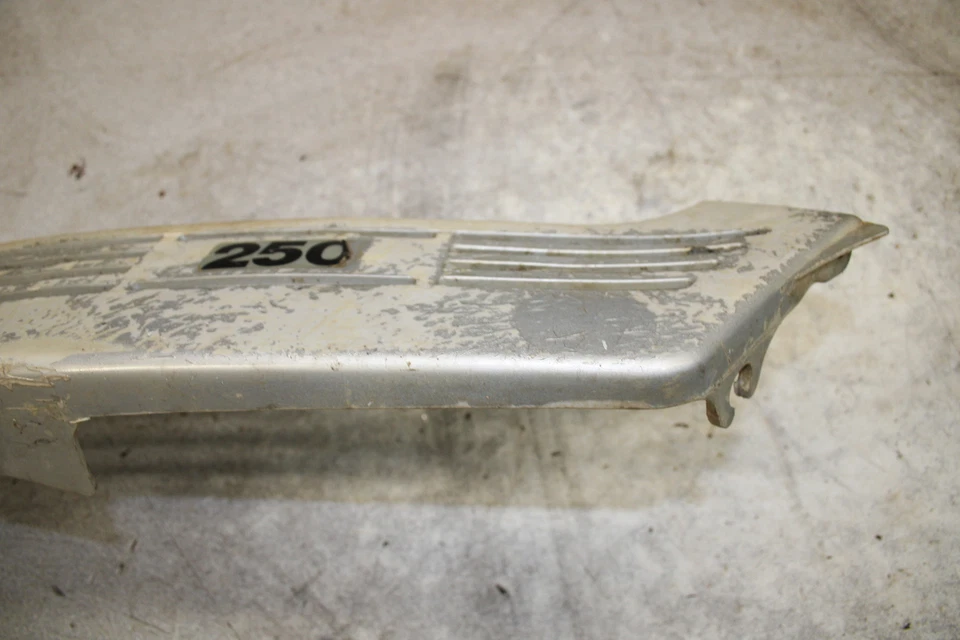 1978 Yamaha DT250 правая сторона крышка 1807.vh - Изображение 3 из 4