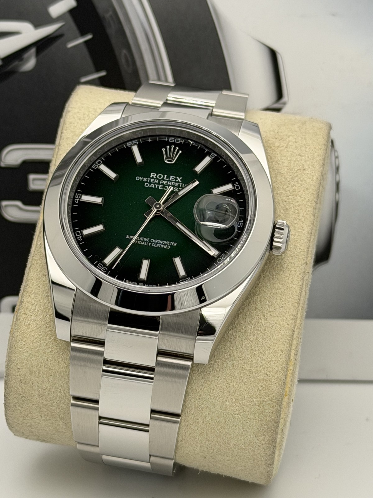 Rolex Datejust 41mm 126300 ombré green, smooth bezel, oyster bracelet 2026