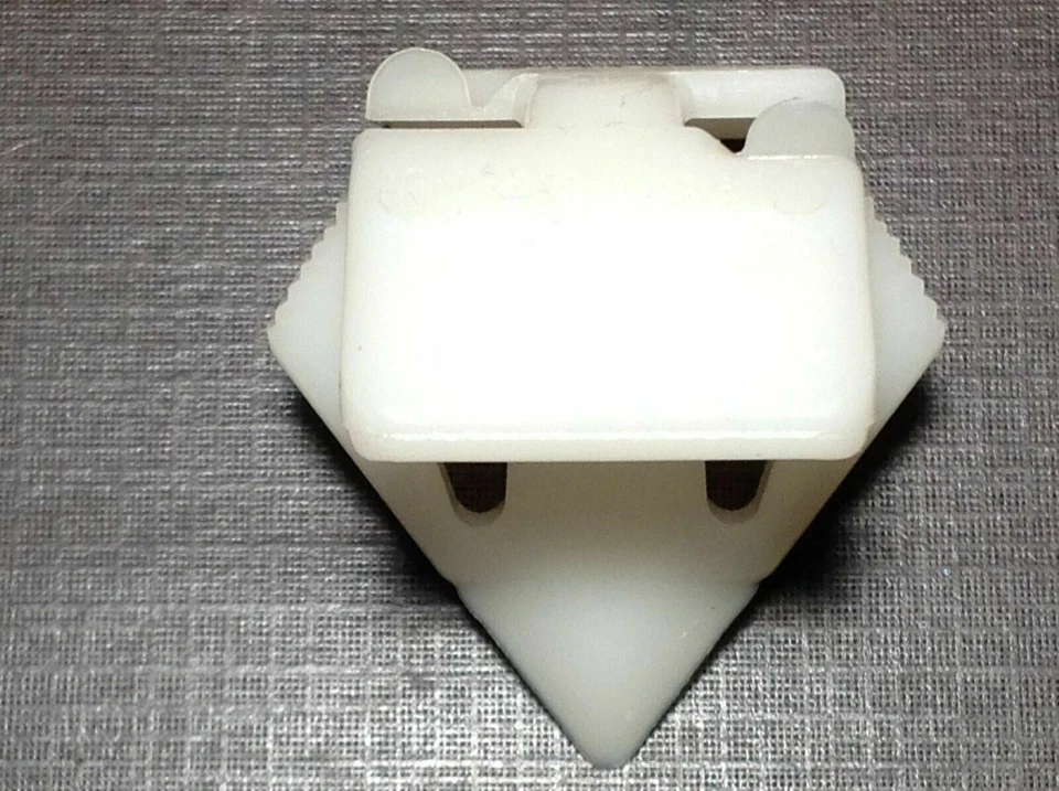 Clip de moldura de decoración de techo NORS Chevy Buick Oldsmobile Cadillac 9660413 Foto 2 de 4