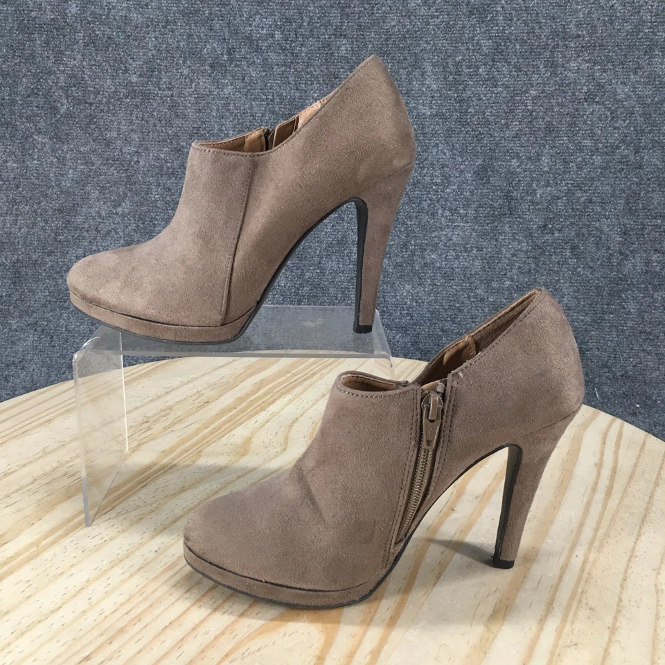 Botas Merona Feminina 6 Molly Tornozelo Salto Bege Camurça Zíper Casual - Imagem 2 de 4