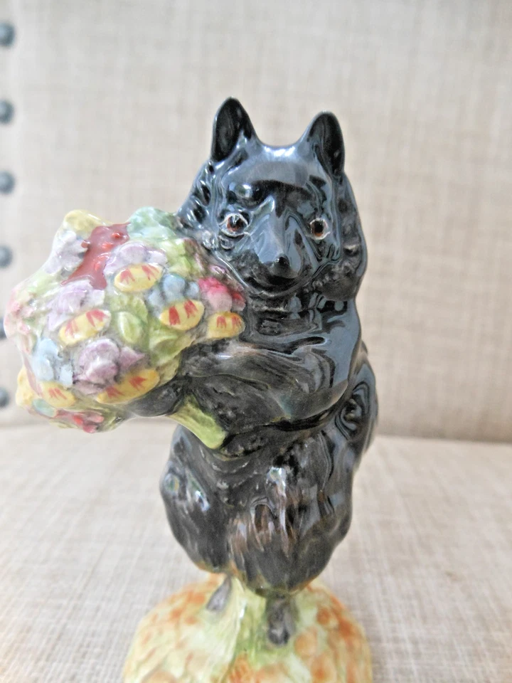 Beswick Vintage Beatrix Potter Figurine - Duchess with Flowers  Gold Backstamp - Image 2 of 4