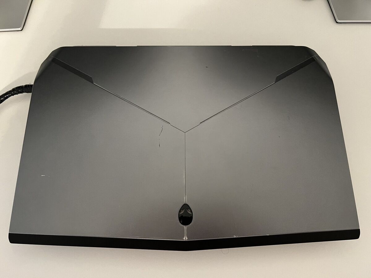 Alienware 17 R3 Gaming Laptop 256Gb SSD Intel i7-6700HQ 16G Alienware 17 R3 Gaming Laptop 256Gb SSD Intel i7-6700HQ 16G