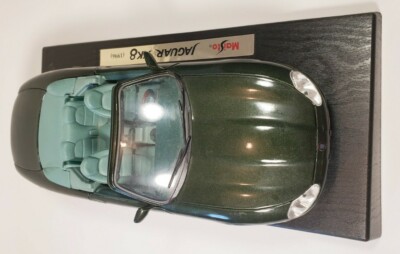 Maisto Jaguar XK8 Convertible 1996 Special Edition Dark Green 1:18