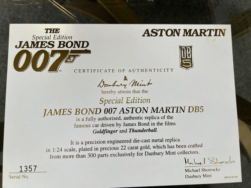 Danbury mint 1:24 1964 Aston Martin db5 James Bond 007 Gold Classic +Displaycase - Picture 13 of 22