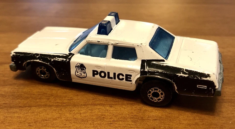 VTG 1979 Matchbox Superfast Lesney #10 Plymouth Gran Fury Police Car Blue Window - Image 2 of 4
