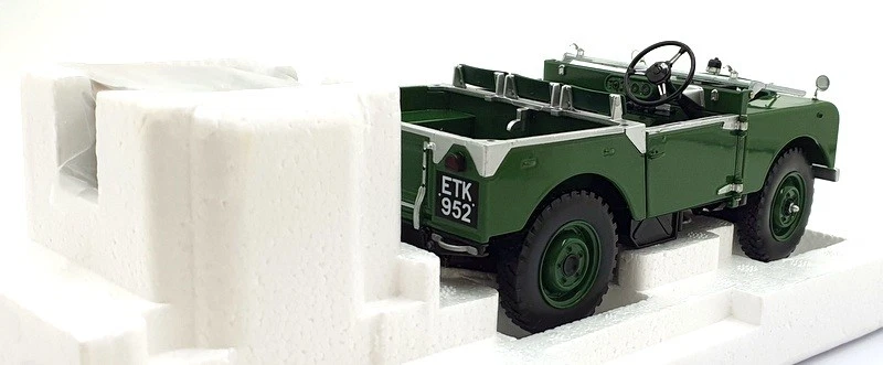 Minichamps 1/18 scale Diecast 150 168906 - Land Rover - Dark Green - Image 2 of 4