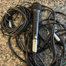 Peavey PV Uni-Directional Microphone & Cords