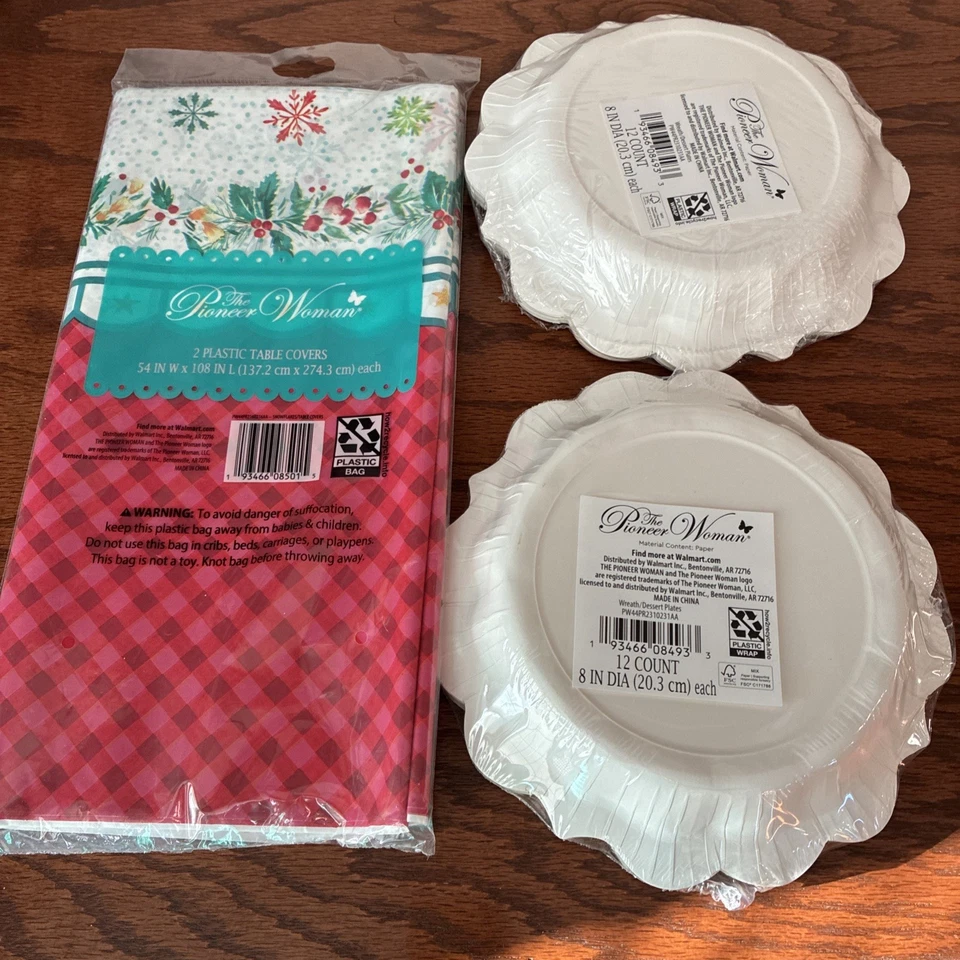 Pioneer Woman Christmas Party Supplies 24 Wreath /Dessert Plates , 2 Tablecloth - Image 2 of 4