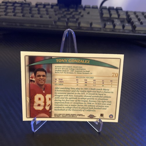 1998 Tony Gonzalez Topps Chrome #70 Refractor - Picture 2 of 2