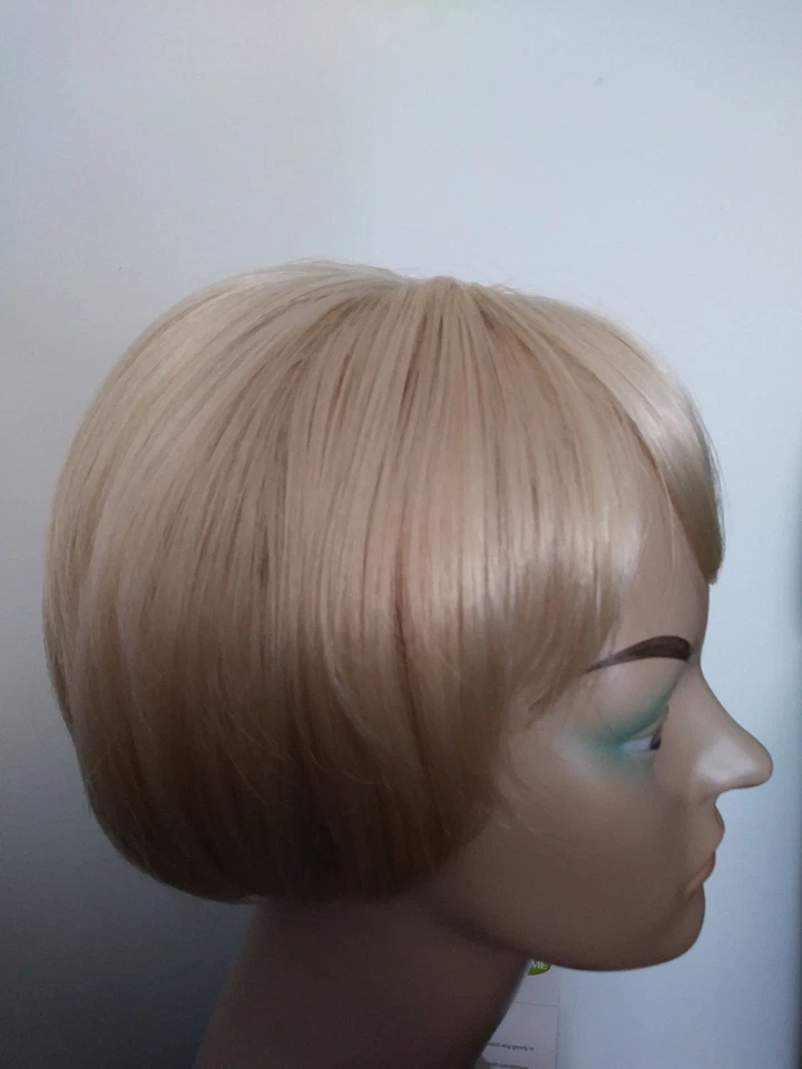 Peluca Completa Supreme Short Bob Color Sintético Rubio Claro (613), Estilo: Sussan Foto 2 de 4