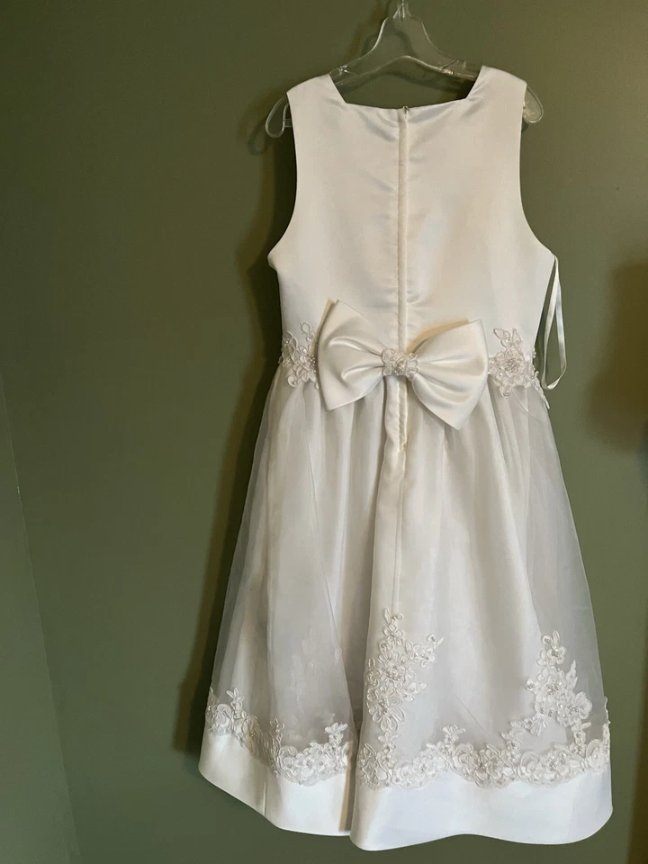 Flower Girl Dress Size 8 - Image 2 of 3