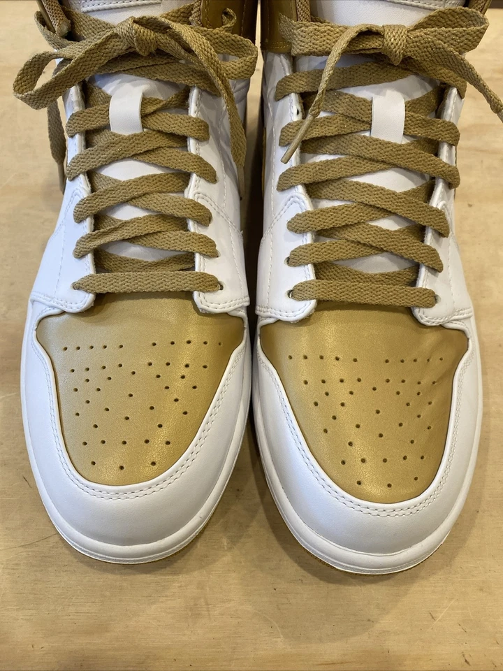 0969) Nike Air Jordan 1 One Phat blanco/dorado metálico 364770-130 para hombre talla 12” Foto 3 de 4