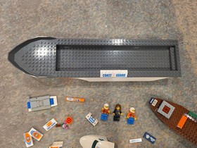 LEGO CITY: Coast Guard Patrol (60014) Incomplete, w/ Minifigures And Other Parts