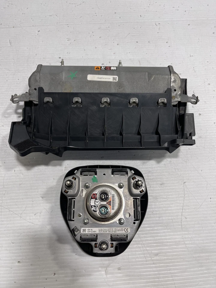 TOYOTA RAV4 2019-2023 STEERING WHEEL AND DRIVER SIDE KNEE AIRBAG OEM Foto 2 de 4