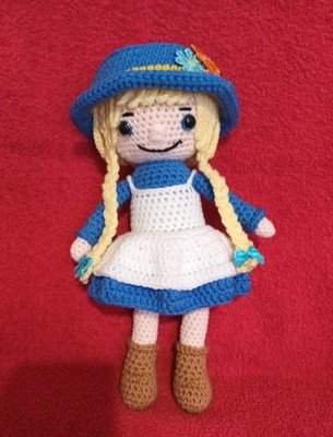 Schöne kleine Mädchen Puppe 11 Zoll hoch handgefertigt Amigurumi Stofftier