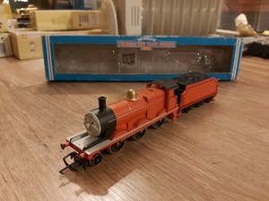 hornby thomas and friends james