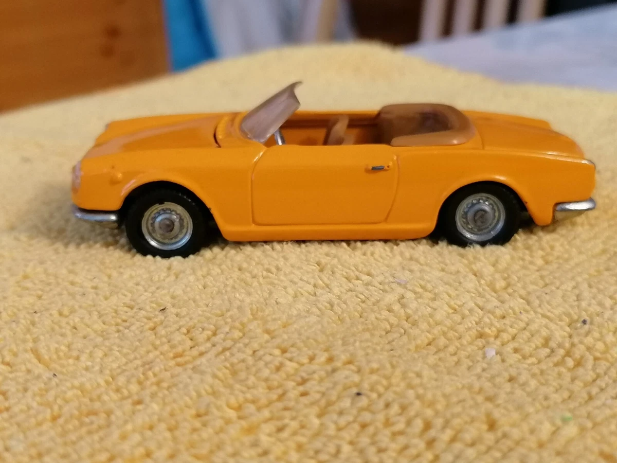 POLITOYS Art.555 FIAT 124 SPYDER - ミニカー
