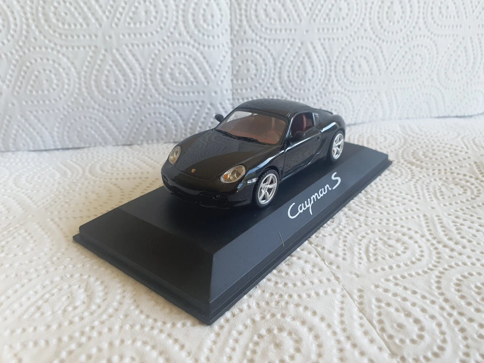 Schuco 1/43 Porsche Cayman S sur socle - Photo 3/3