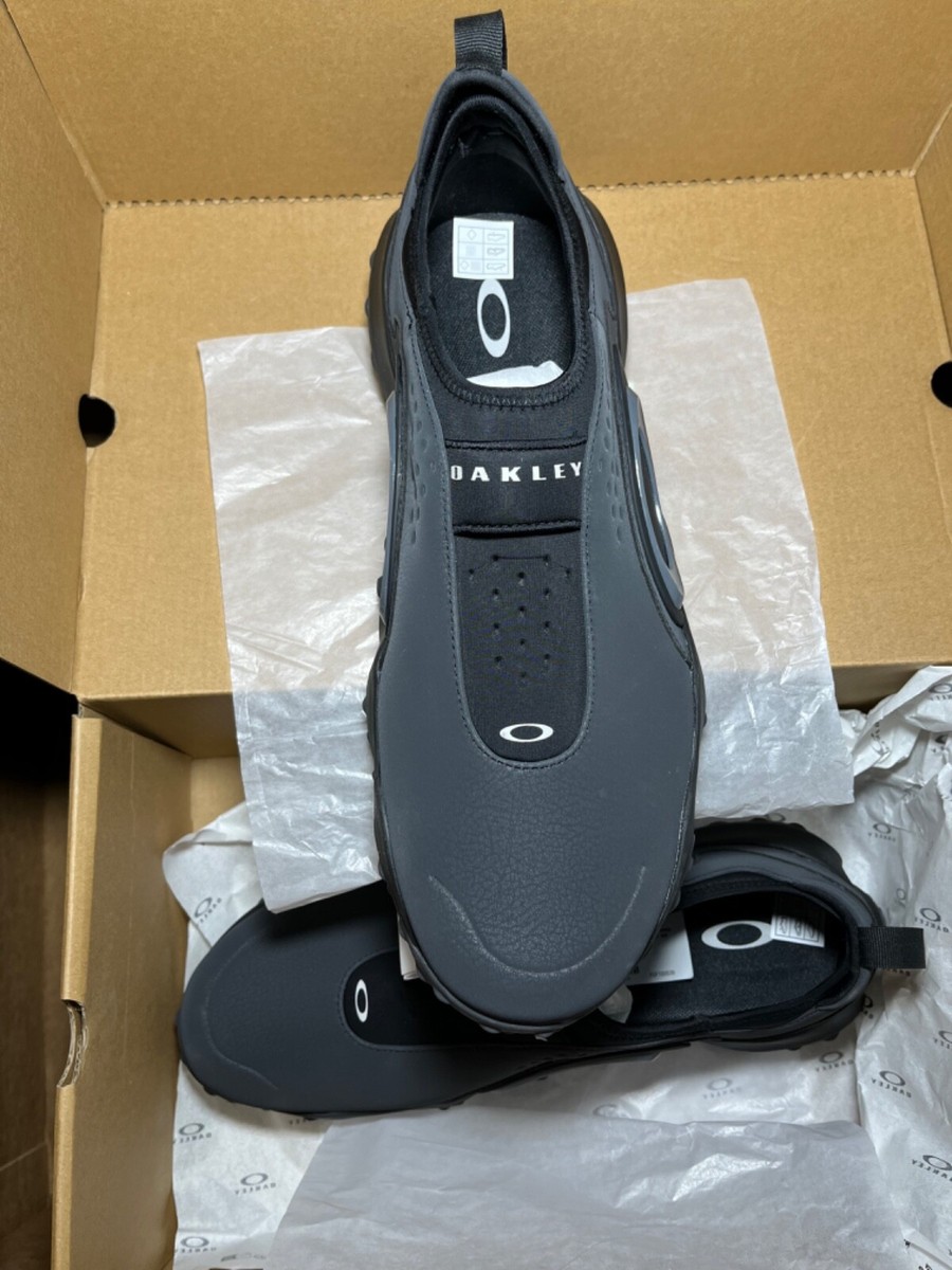OAKLEY EDGE ICON SIZE 14 GOLF SHOES BRAND NEW BLACK BLACKOUT OAKLEY EDGE ICON SIZE 14 GOLF SHOES BRAND NEW BLACK BLACKOUT
