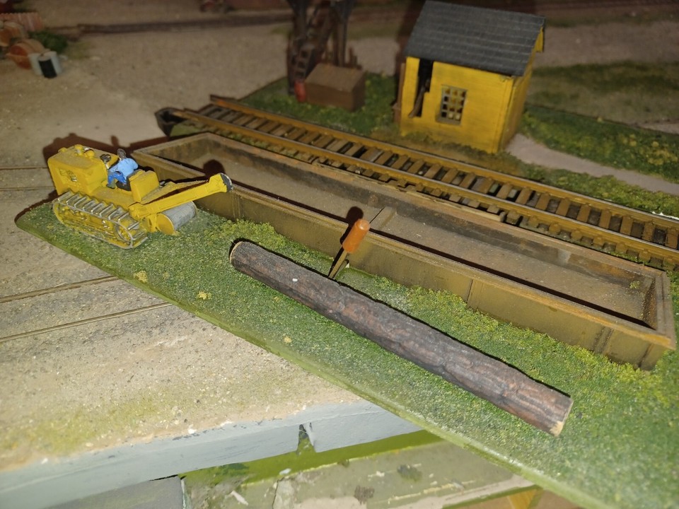 Ho scale working log dump with bulldozer | eBay