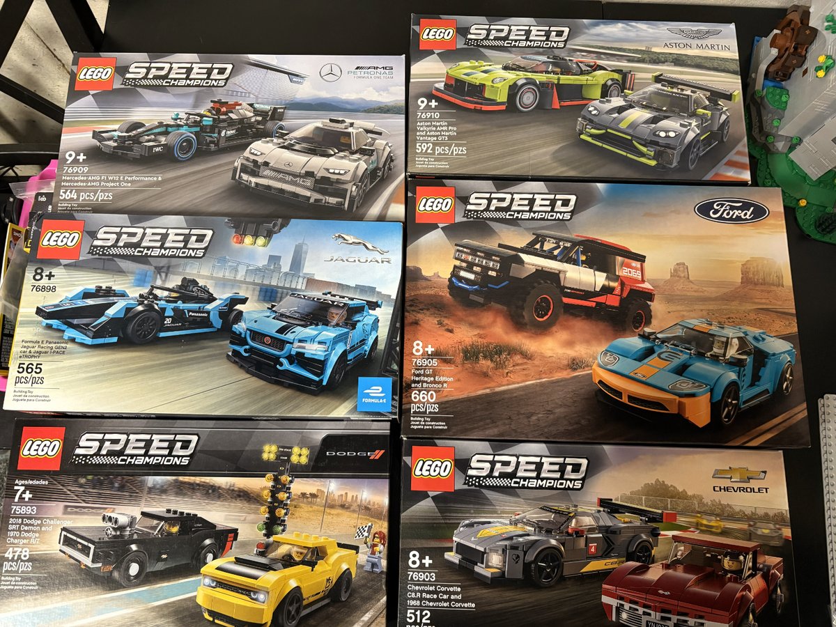 LEGO SPEED CHAMPIONS: Ford GT Heritage Edition and Bronco R (76905