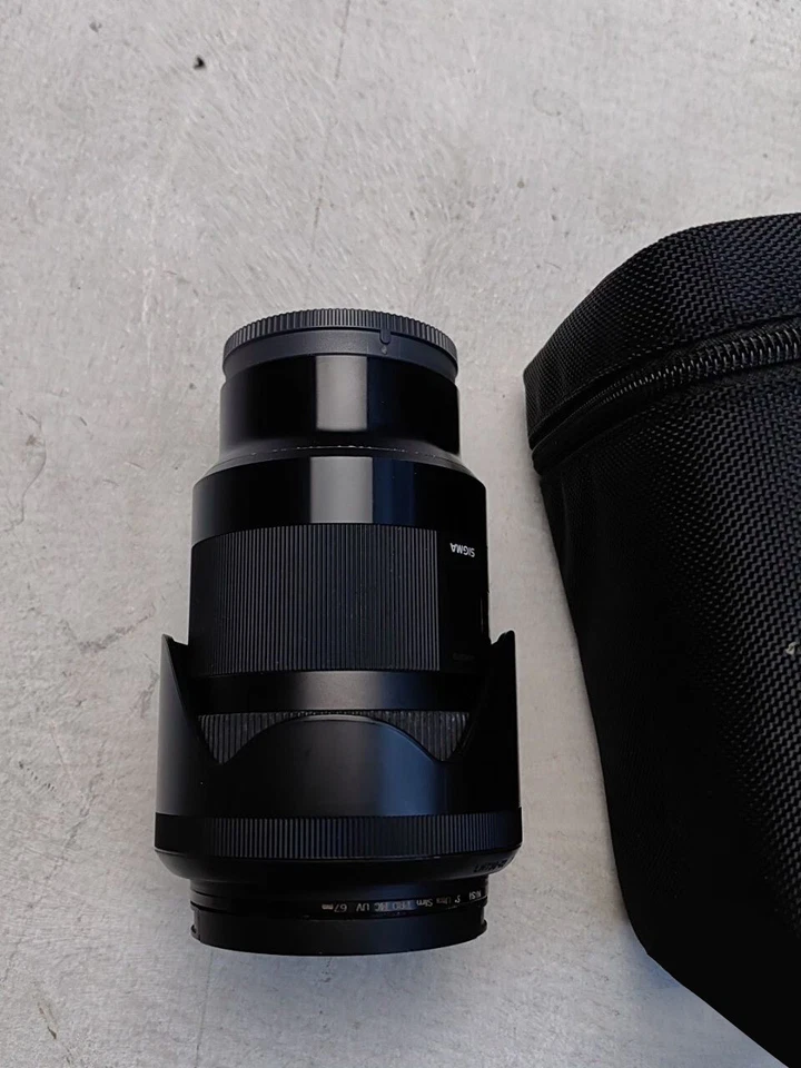 Lente Sigma Art 35mm f/1.4 DG HSM para montagem Sony E 95%NOVA - Imagem 3 de 4