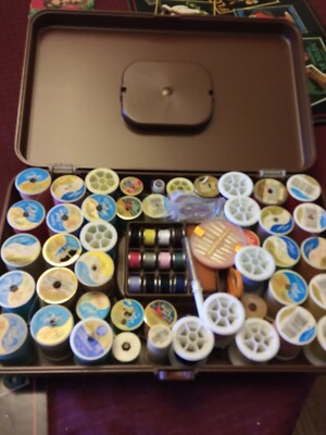 Vintage Wilson Mfg Wil Hold +Threads Brown Plastic Carry Sewing Case & Supplies