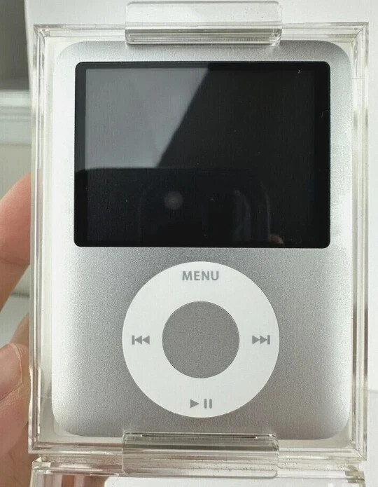 アップル 第3世代 iPod nano 4GB 本体 アイポッド Apple iPod Nano 3rd Generation 4GB Silver PLEASE SEE