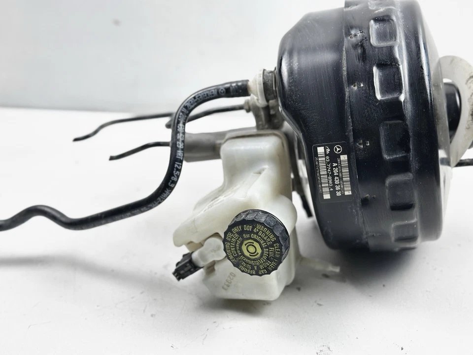 08-14 Mercedes W204 C300 C350 E350 Power Brake Booster Master Cylinder Reservoir - Image 3 of 4