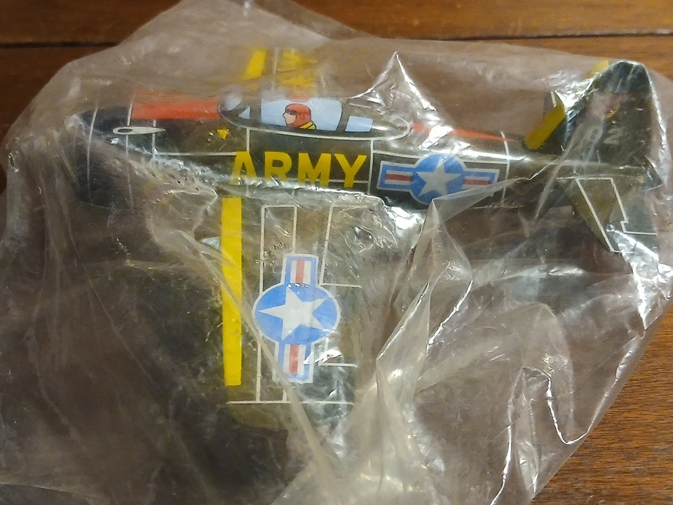 Avión de combate de la Fuerza Aérea del Ejército de los Estados Unidos 102 Ichimura Japón de colección impulsado por fricción de estaño Foto 4 de 4