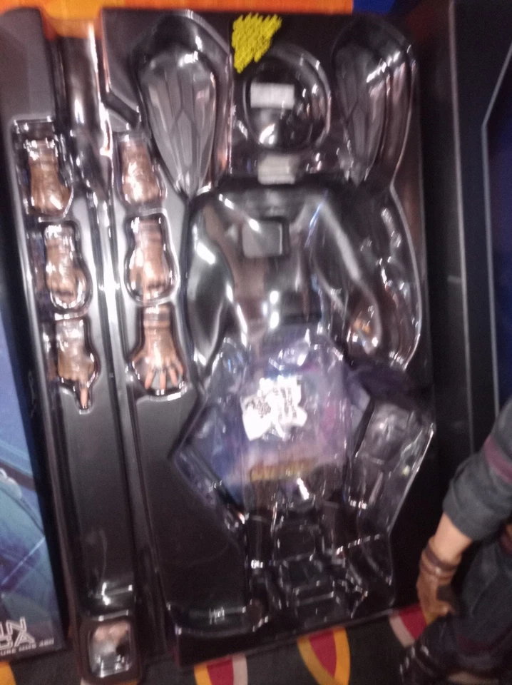 Hot Toys Captain America Infinity War 1/6 MMS481  CHRIS EVANS - Immagine 2 di 4