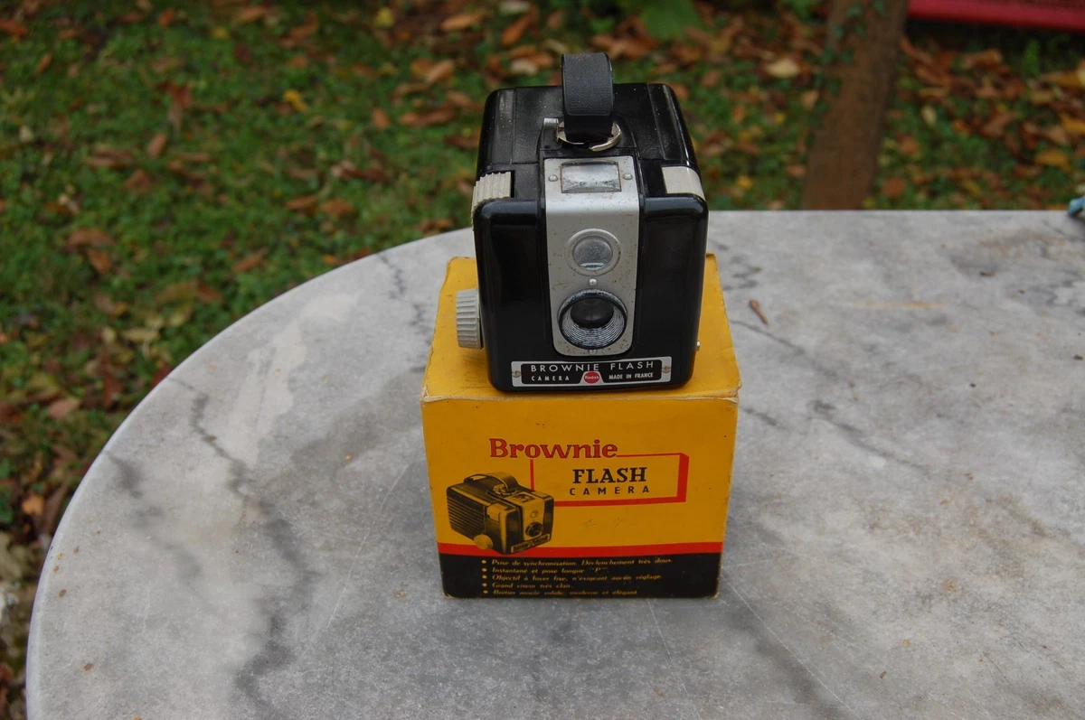 Appareil Photo Ancien Kodak Brownie Flash – Vintage – Fonctionnement À Vérifier