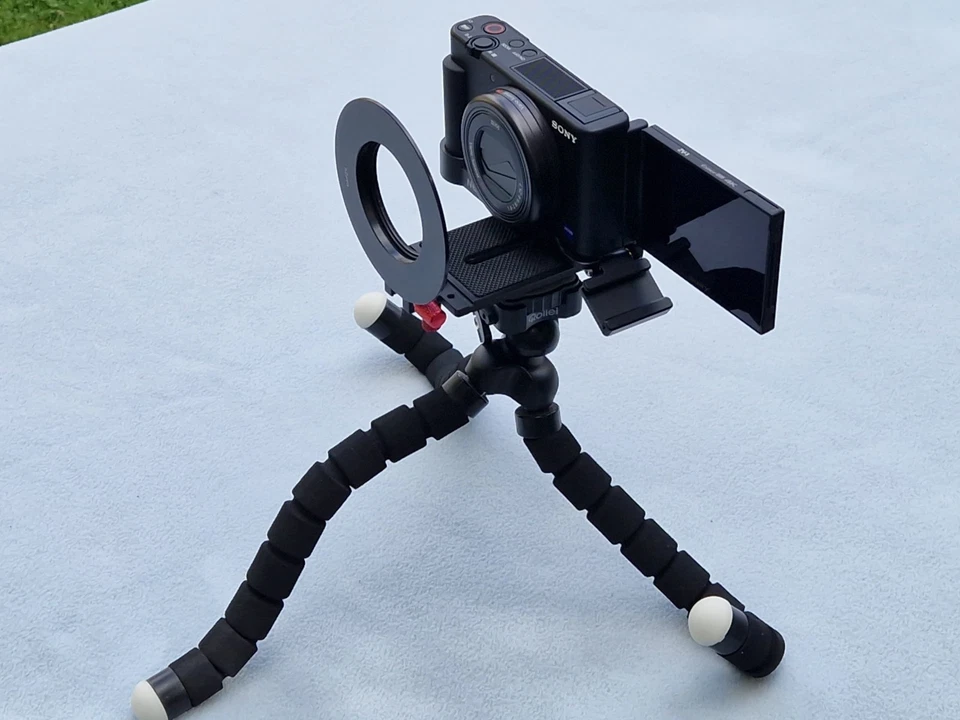 Vlogging-Set: Sony ZV-1 + RMT-P1BT + Desview T2 + Samsung EVO Select 256 GB etc. - Bild 2 von 4