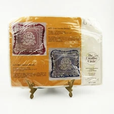 New in Package 1985 Blue Garden Beauty Pillow The Creative Circle #0471